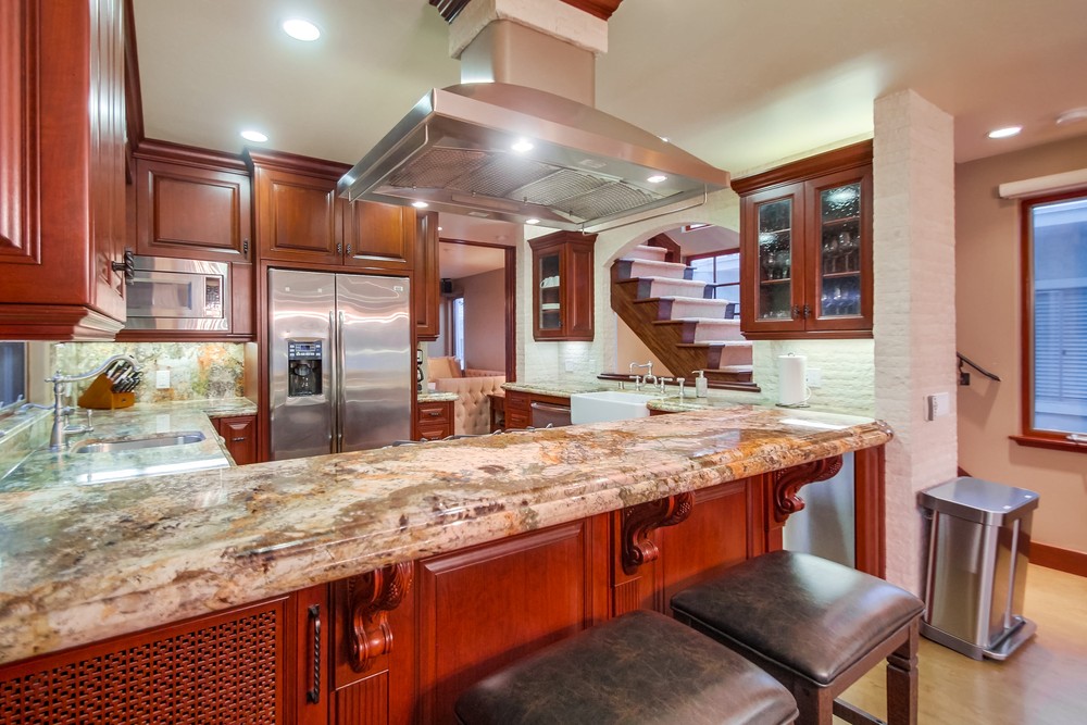 Virtual tour photo 32 of 79 for 732 York Ct