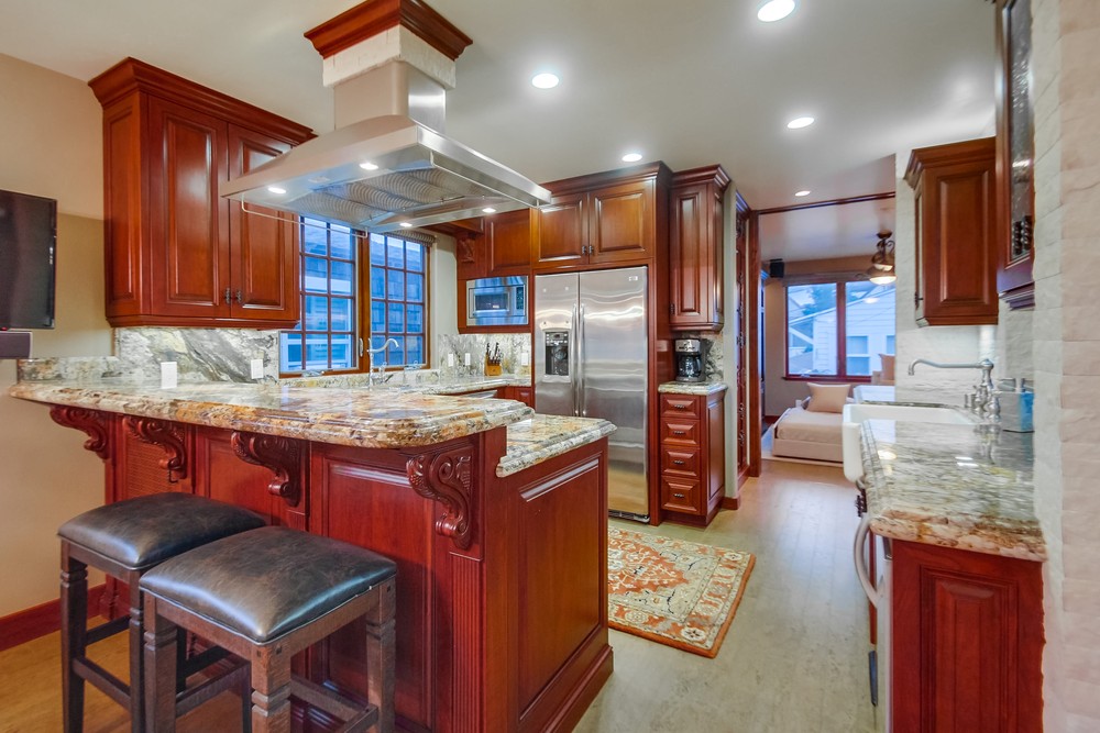 Virtual tour photo 34 of 79 for 732 York Ct