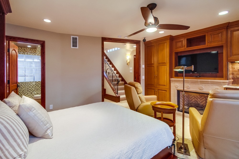 Virtual tour photo 43 of 79 for 732 York Ct