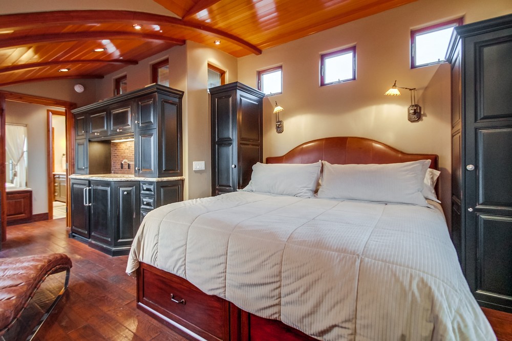 Virtual tour photo 51 of 79 for 732 York Ct