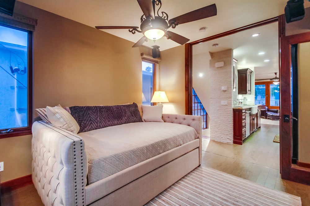 Virtual tour photo 61 of 79 for 732 York Ct