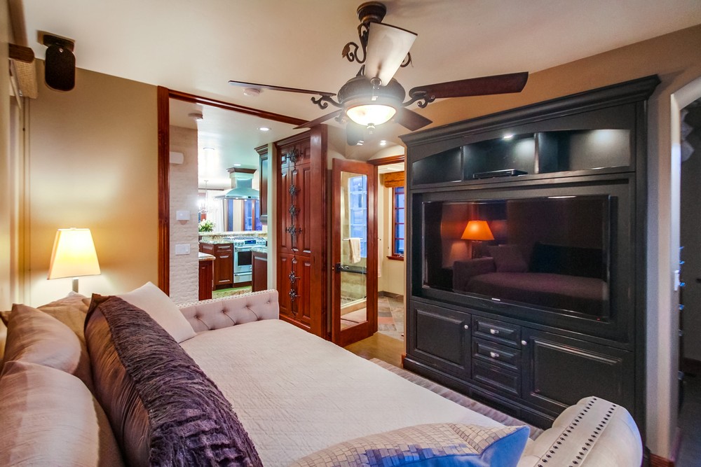 Virtual tour photo 63 of 79 for 732 York Ct