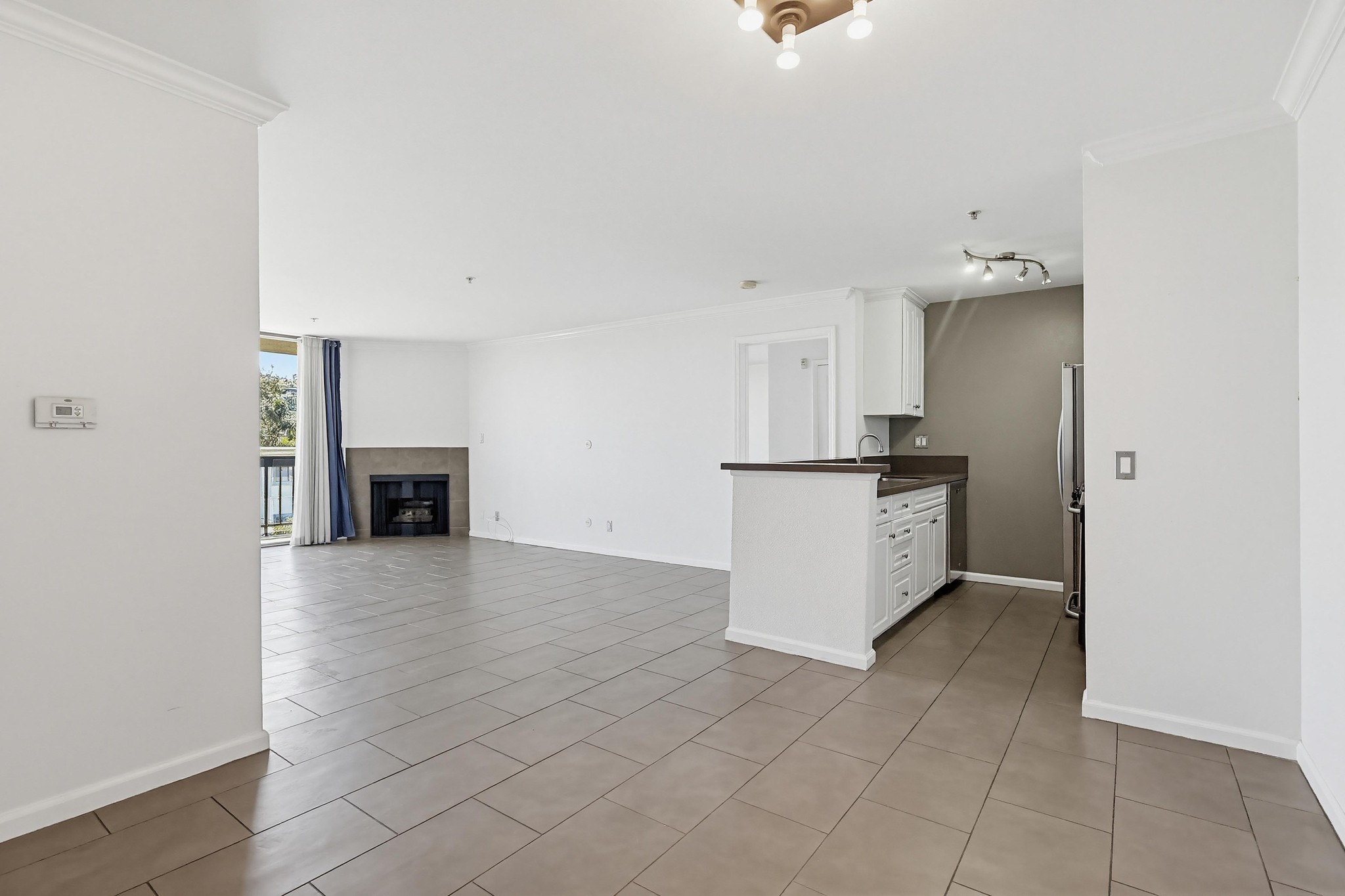 Virtual tour photo 3 of 35 for 7320 Hawthorn Ave