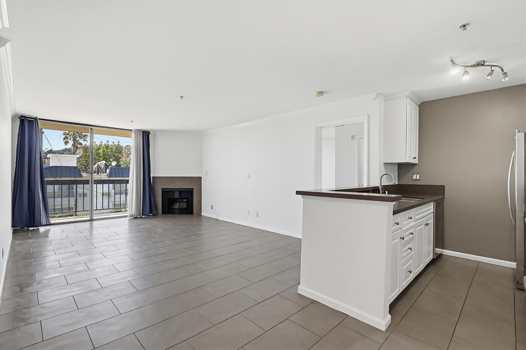 Virtual tour photo 4 of 35 for 7320 Hawthorn Ave