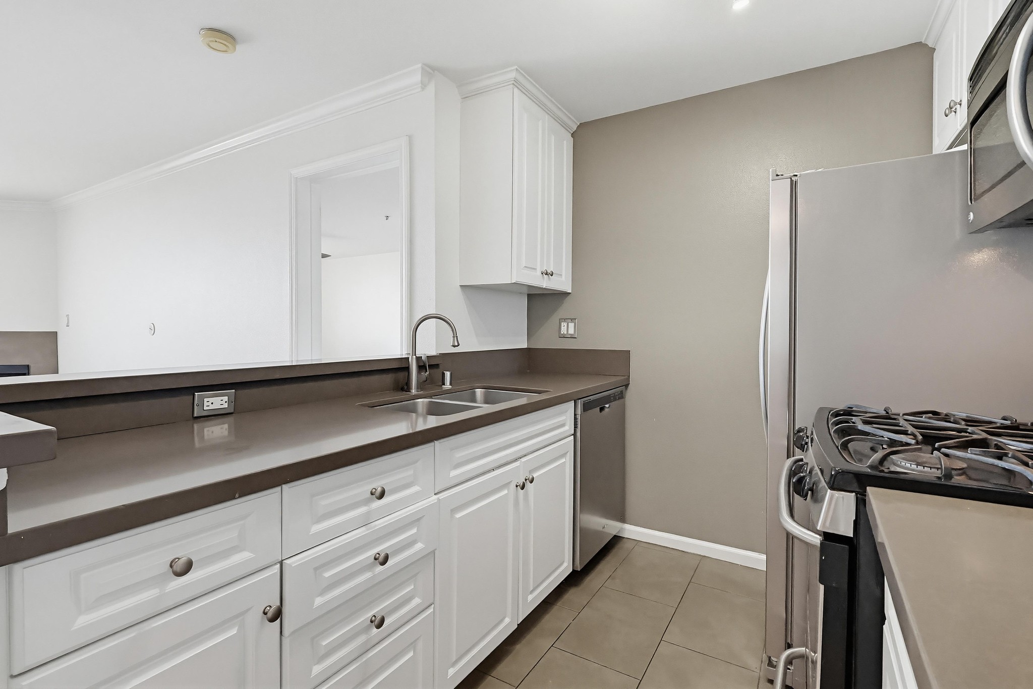 Virtual tour photo 7 of 35 for 7320 Hawthorn Ave