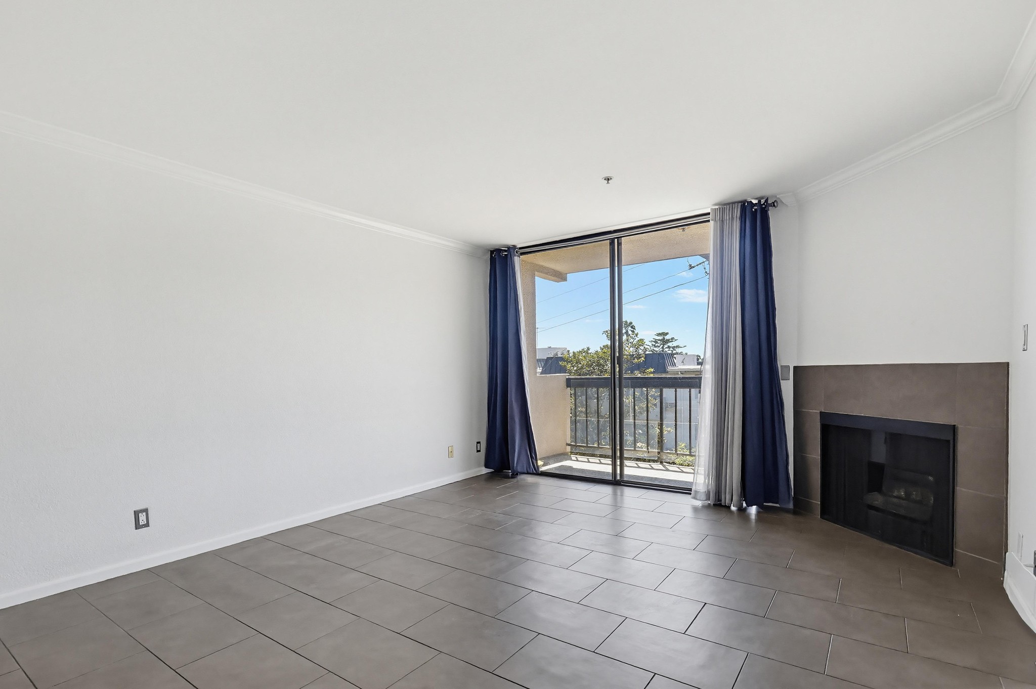 Virtual tour photo 11 of 35 for 7320 Hawthorn Ave