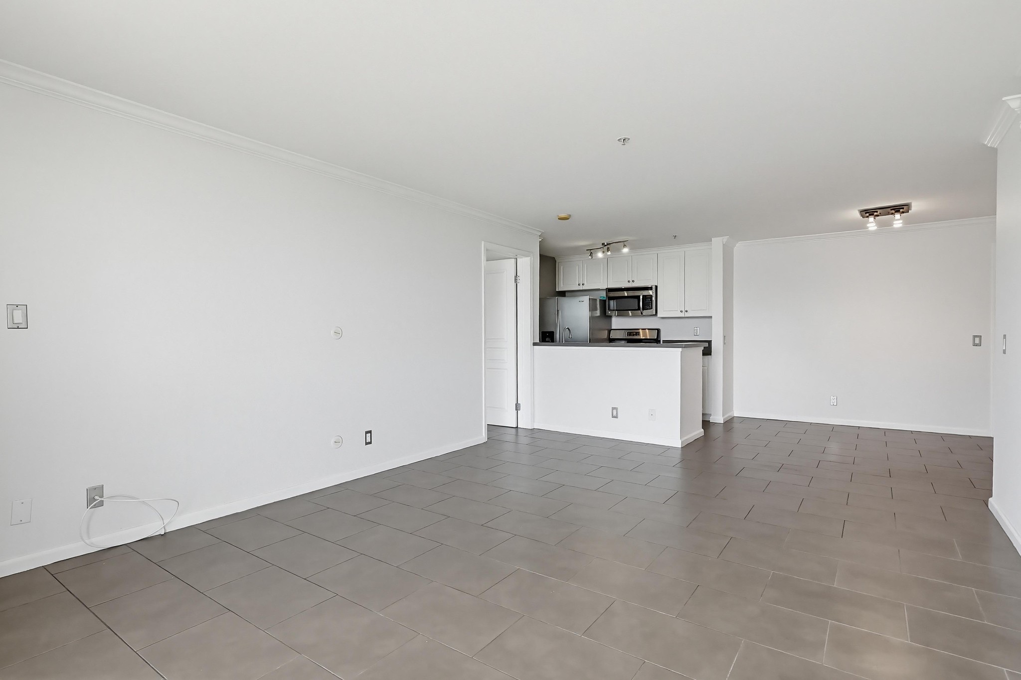 Virtual tour photo 19 of 49 for 7320 Hawthorn Ave