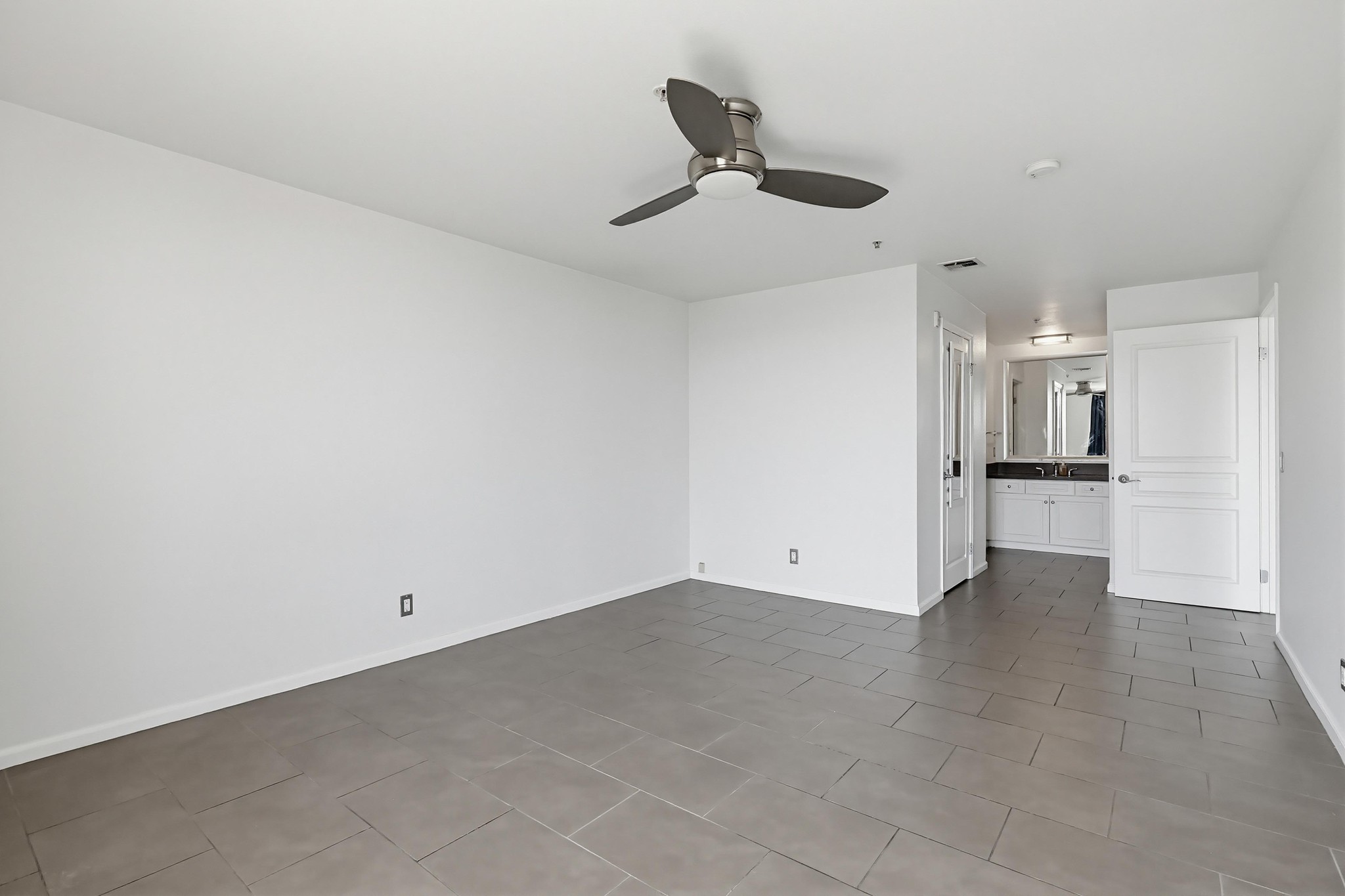 Virtual tour photo 24 of 35 for 7320 Hawthorn Ave