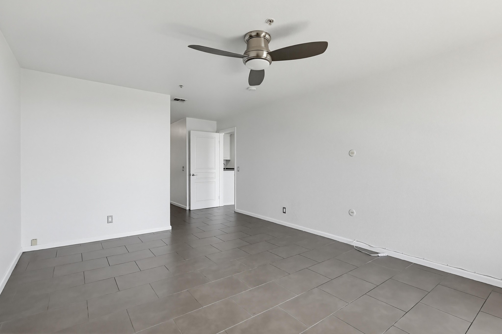 Virtual tour photo 25 of 35 for 7320 Hawthorn Ave