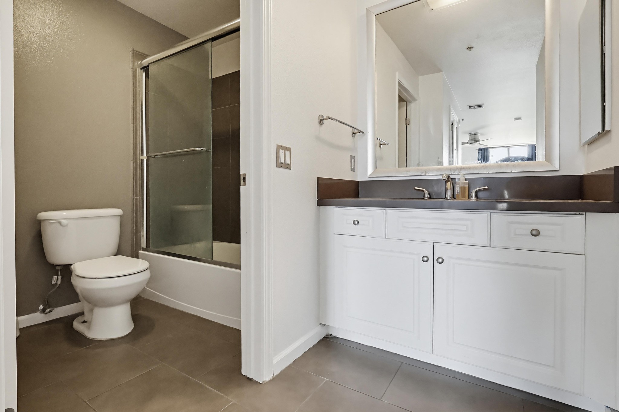 Virtual tour photo 26 of 35 for 7320 Hawthorn Ave