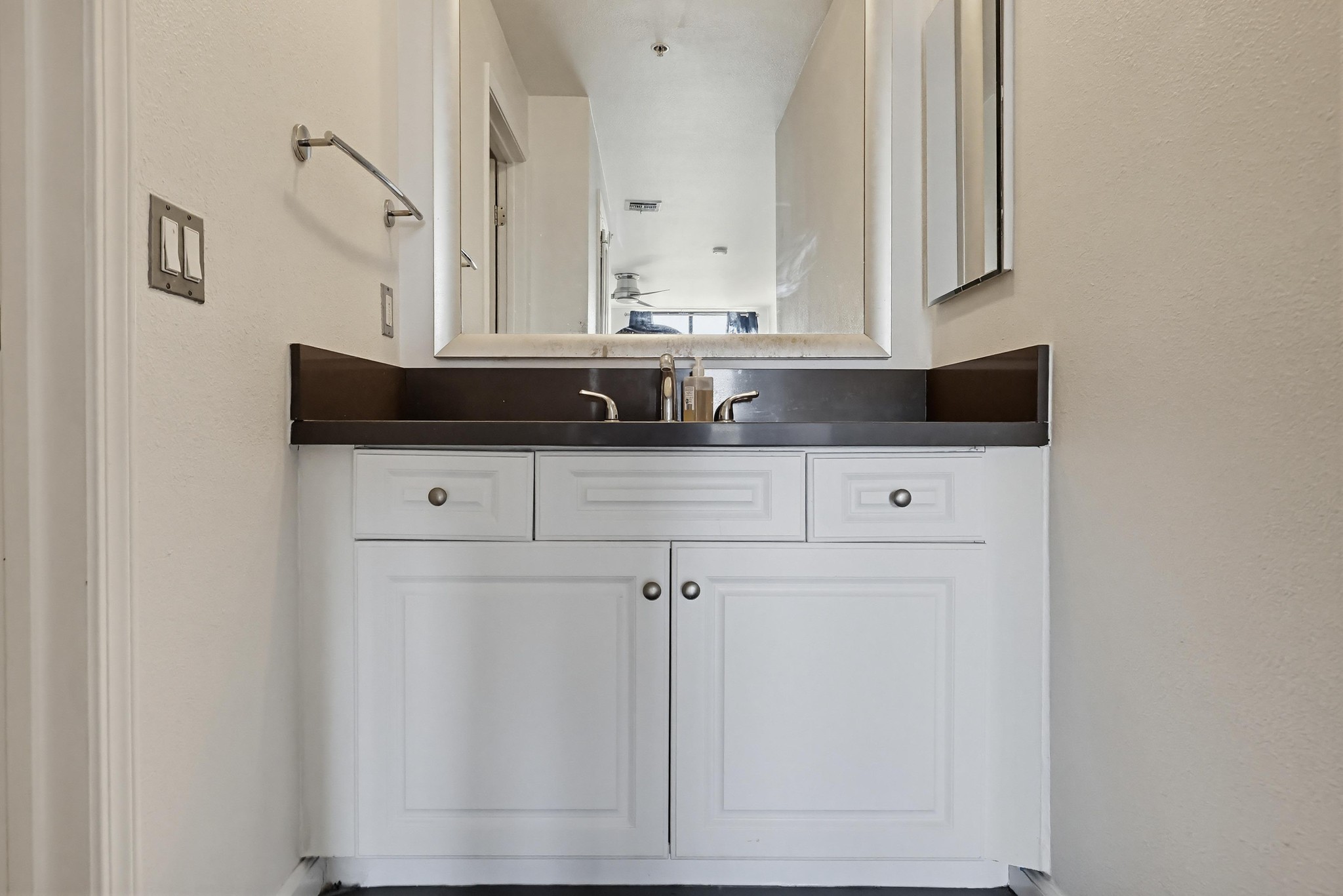 Virtual tour photo 27 of 35 for 7320 Hawthorn Ave