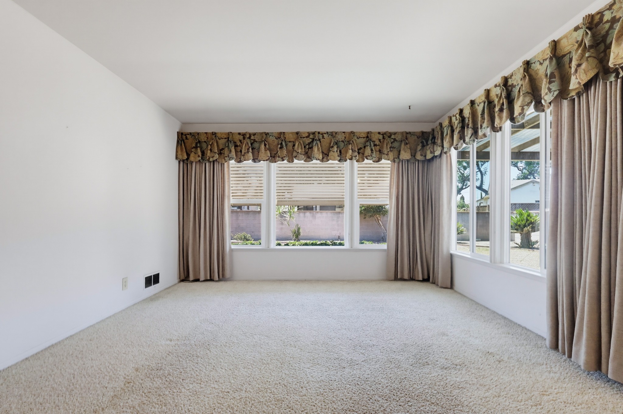 Virtual tour photo 10 of 64 for 7326 Glencliff Dr