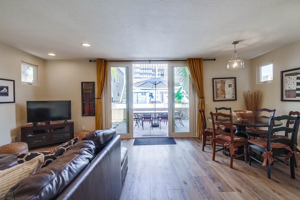 Virtual tour photo 14 of 63 for 733 Jersey Ct