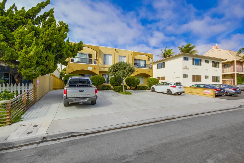 Virtual tour photo 4 of 29 for 734 Sapphire St #3