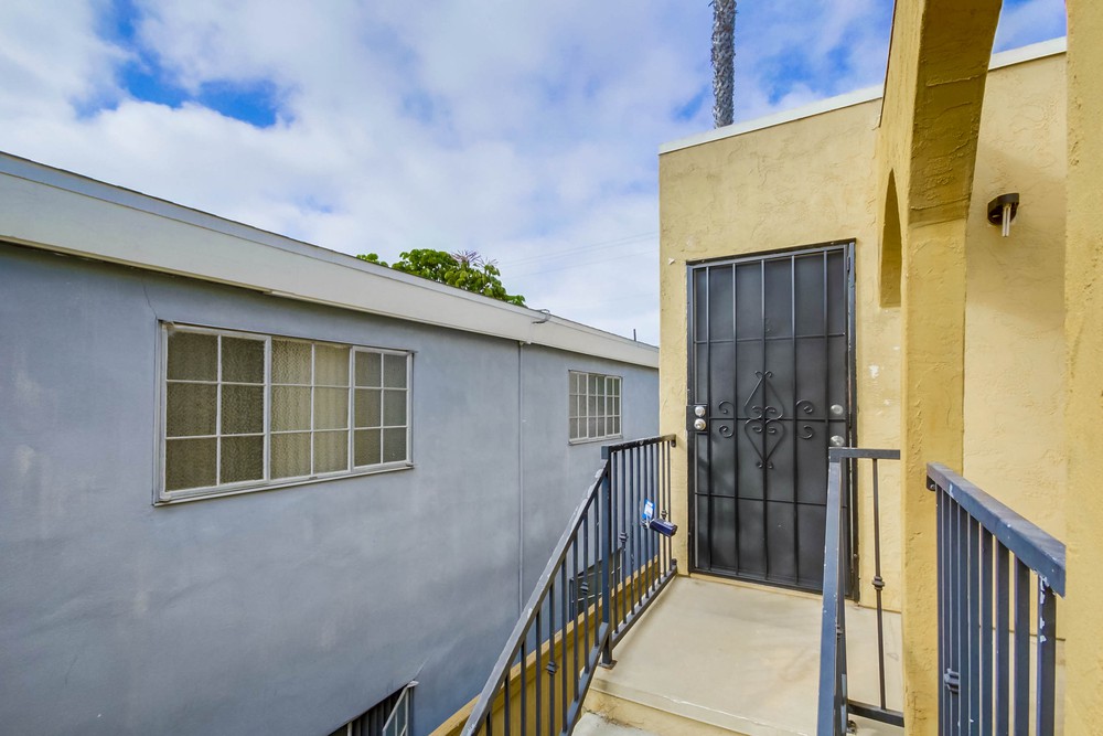 Virtual tour photo 7 of 29 for 734 Sapphire St #3