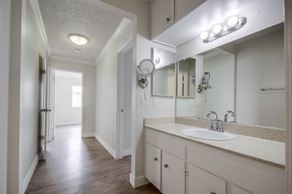 Virtual tour photo 27 of 29 for 734 Sapphire St #3