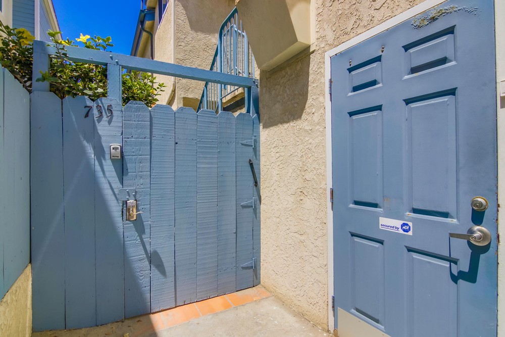 Virtual tour photo 3 of 43 for 735 Santa Clara Pl #3