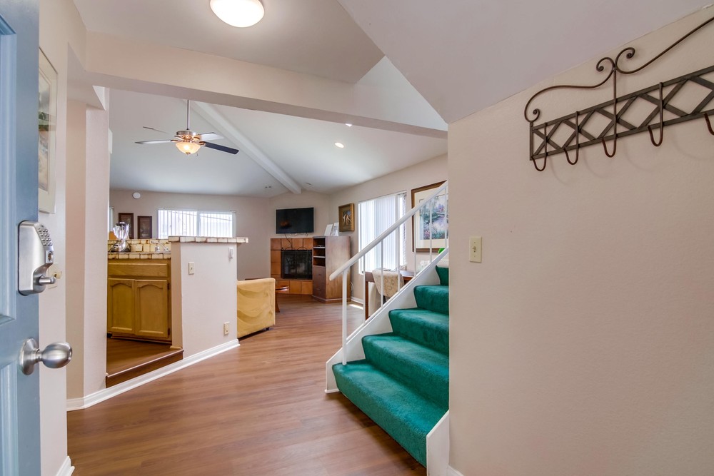Virtual tour photo 4 of 43 for 735 Santa Clara Pl #3