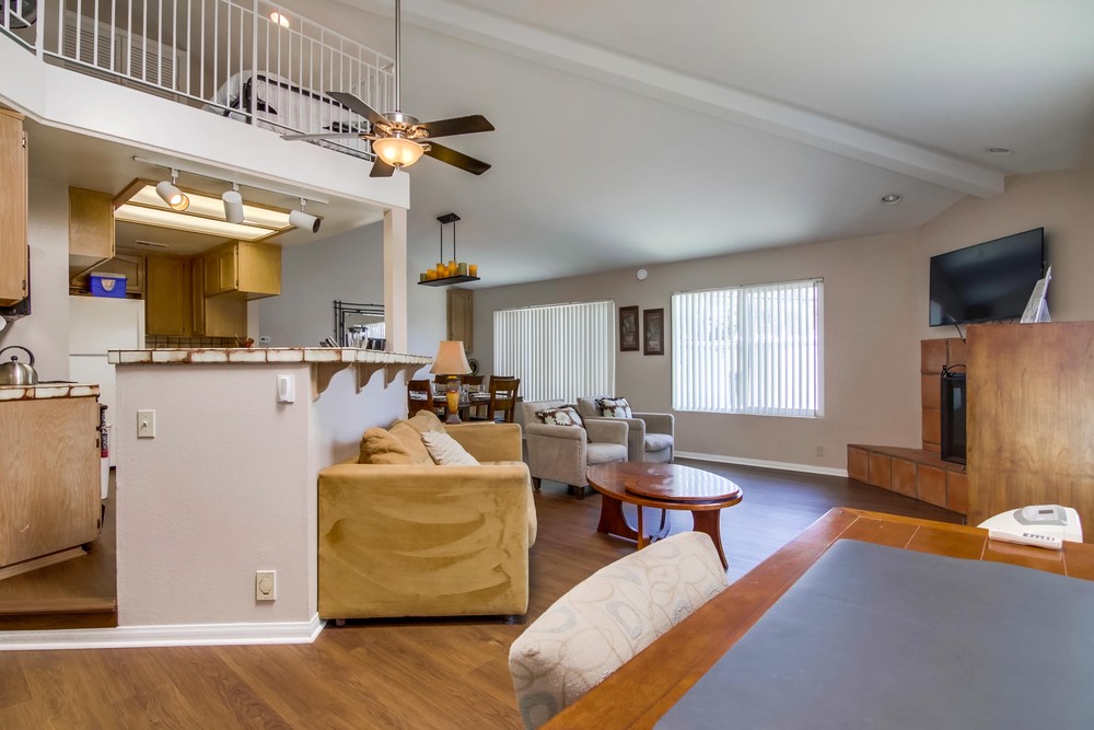 Virtual tour photo 5 of 43 for 735 Santa Clara Pl #3