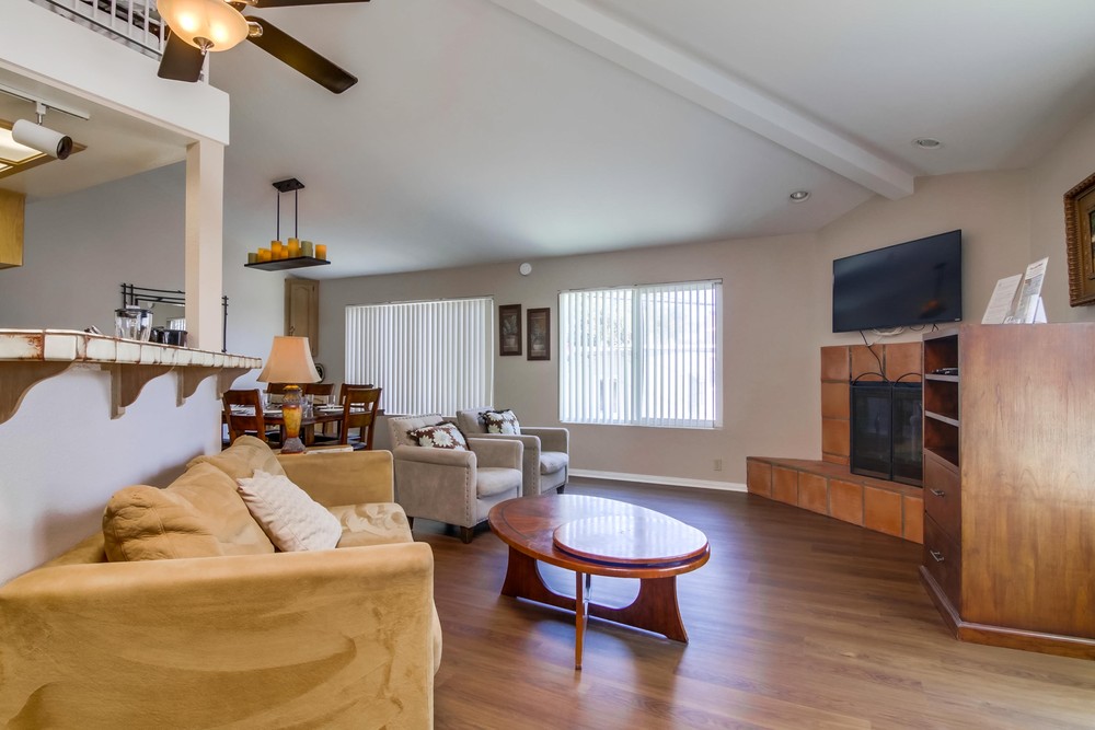 Virtual tour photo 6 of 43 for 735 Santa Clara Pl #3