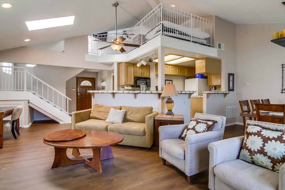 Virtual tour photo 9 of 43 for 735 Santa Clara Pl #3