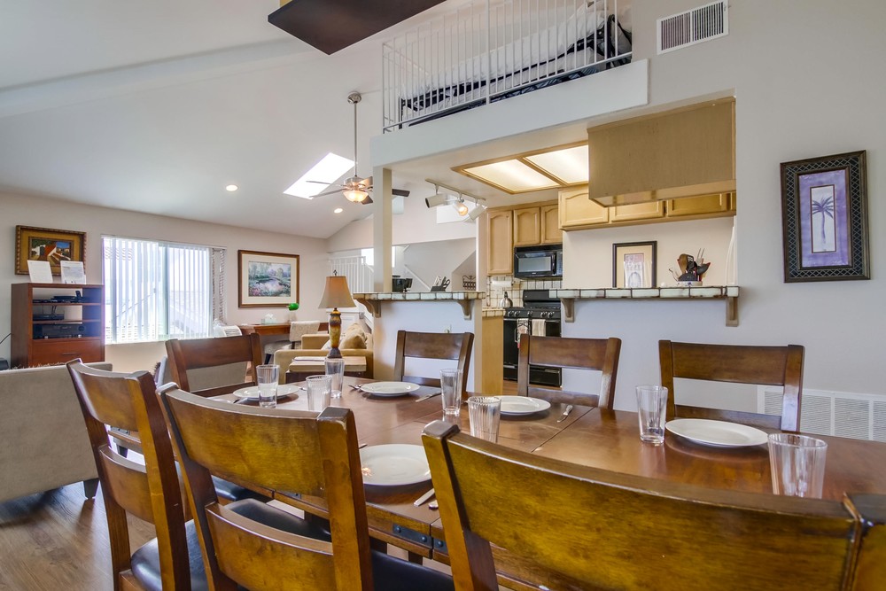 Virtual tour photo 15 of 43 for 735 Santa Clara Pl #3