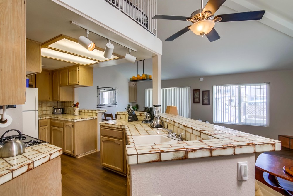Virtual tour photo 20 of 43 for 735 Santa Clara Pl #3