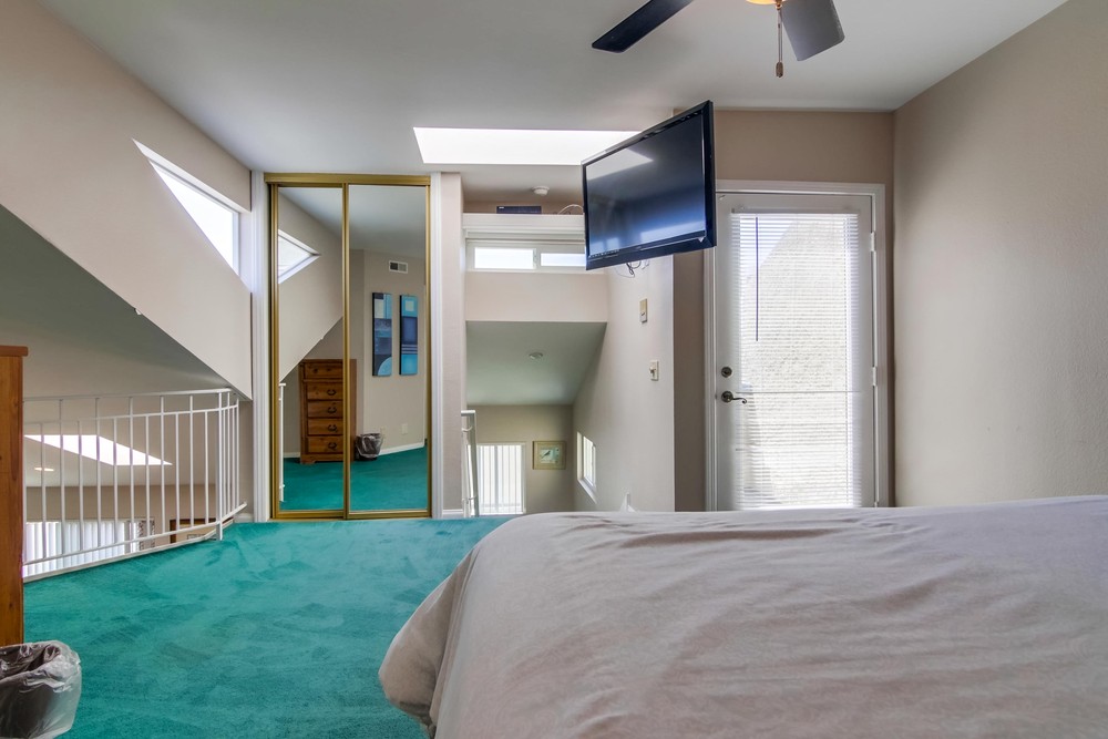 Virtual tour photo 35 of 43 for 735 Santa Clara Pl #3