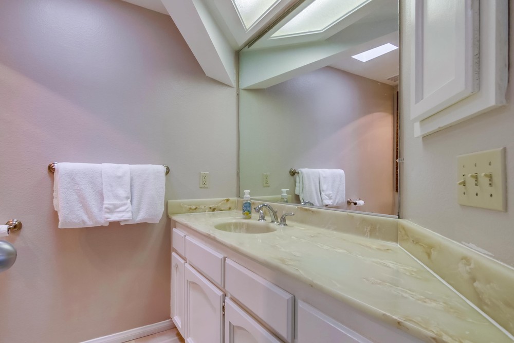 Virtual tour photo 41 of 43 for 735 Santa Clara Pl #3