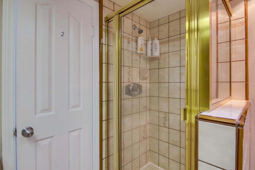 Virtual tour photo 42 of 43 for 735 Santa Clara Pl #3