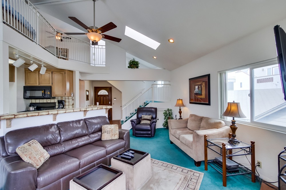 Virtual tour photo 7 of 72 for 735 Santa Clara Place #1