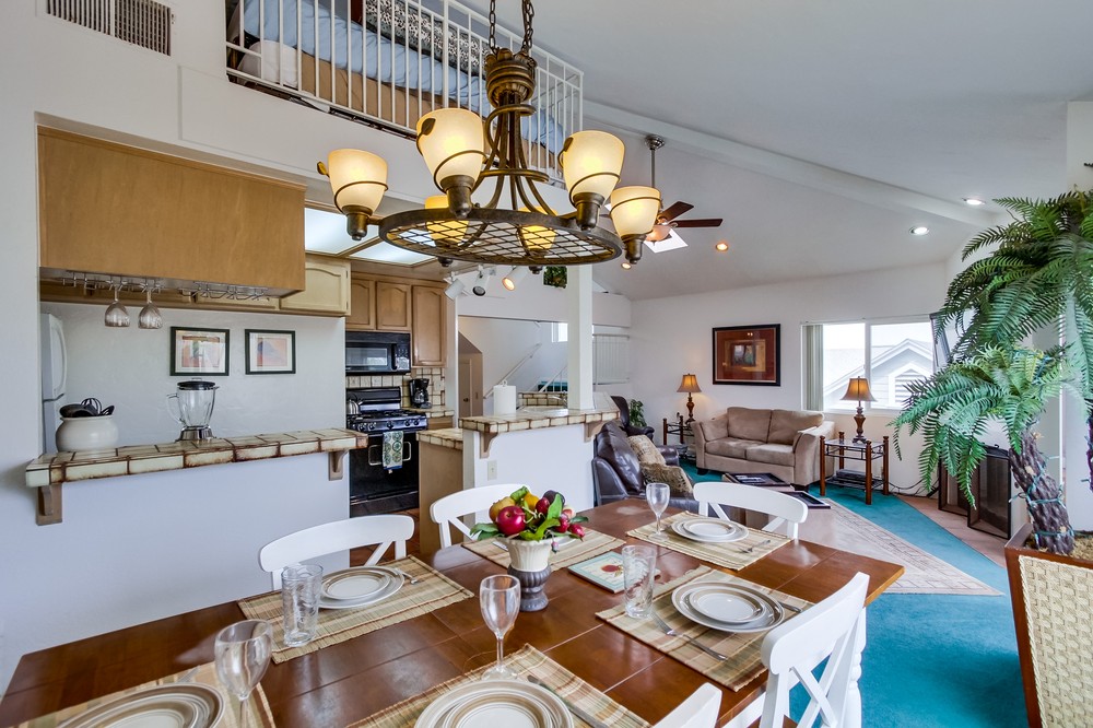 Virtual tour photo 9 of 72 for 735 Santa Clara Place #1
