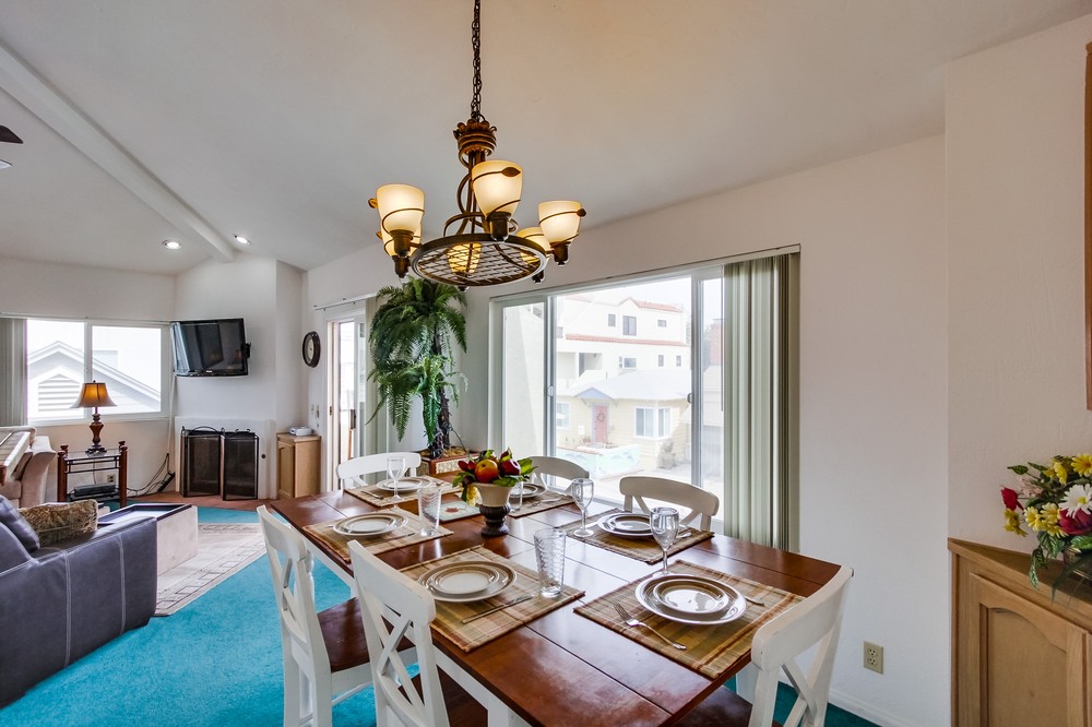 Virtual tour photo 10 of 72 for 735 Santa Clara Place #1