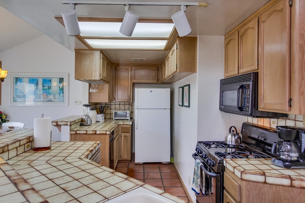 Virtual tour photo 13 of 72 for 735 Santa Clara Place #1