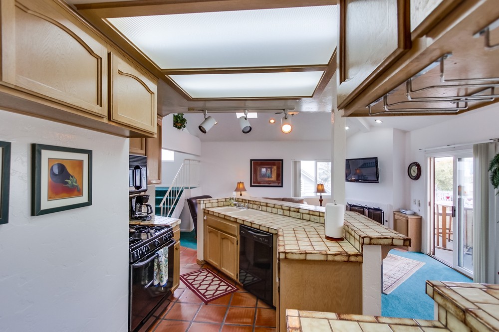Virtual tour photo 16 of 72 for 735 Santa Clara Place #1