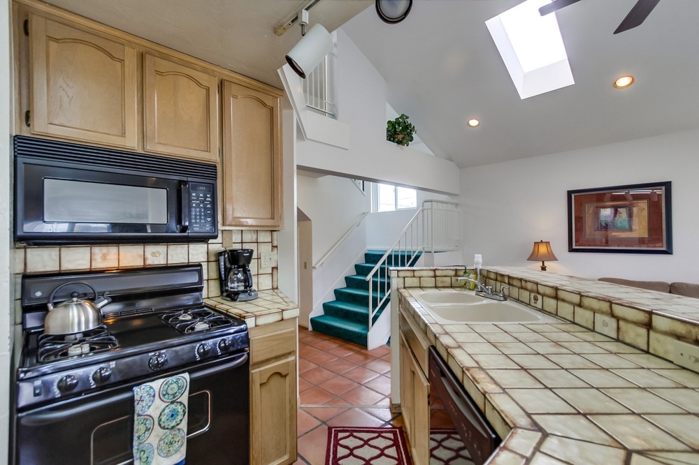 Virtual tour photo 17 of 72 for 735 Santa Clara Place #1
