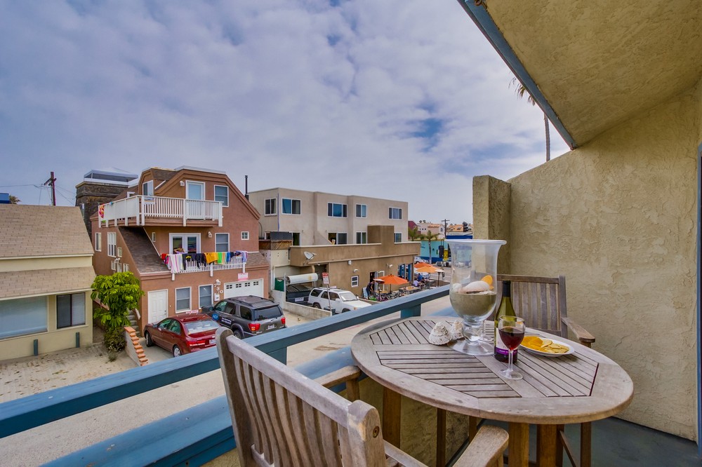 Virtual tour photo 23 of 72 for 735 Santa Clara Place #1