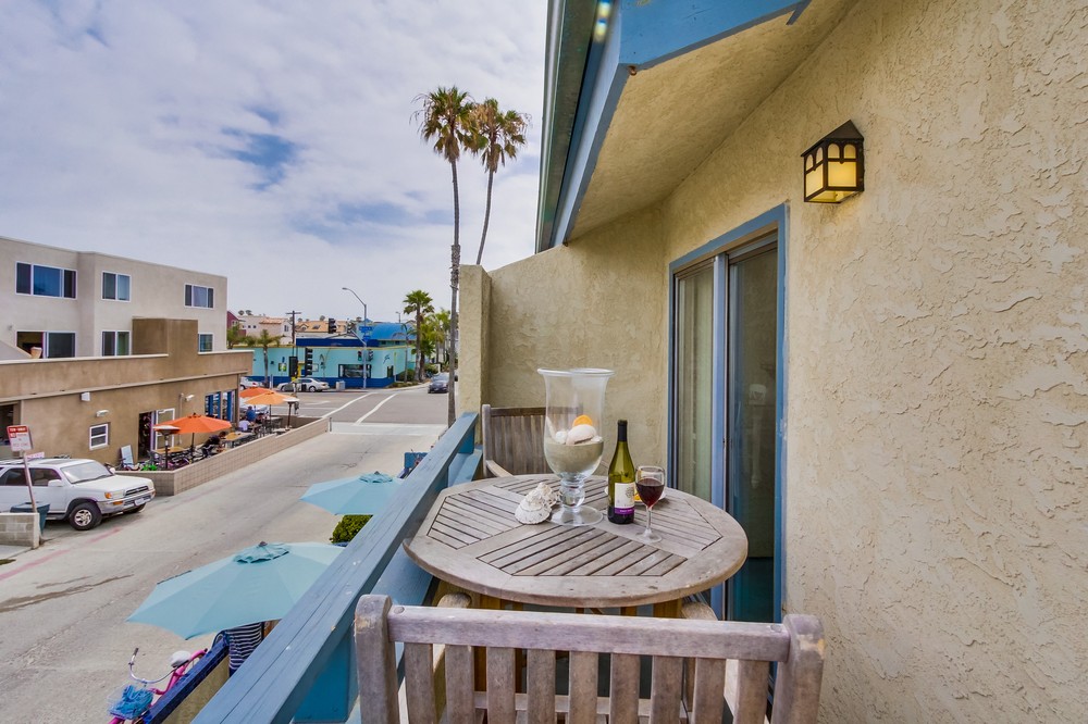 Virtual tour photo 24 of 72 for 735 Santa Clara Place #1