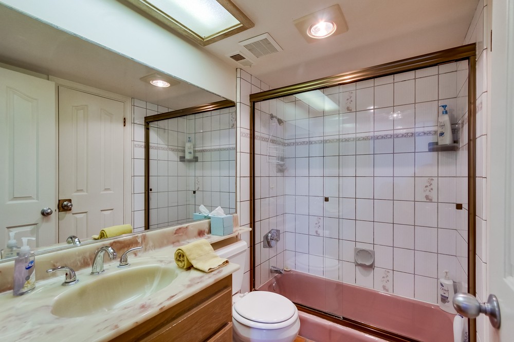 Virtual tour photo 28 of 72 for 735 Santa Clara Place #1