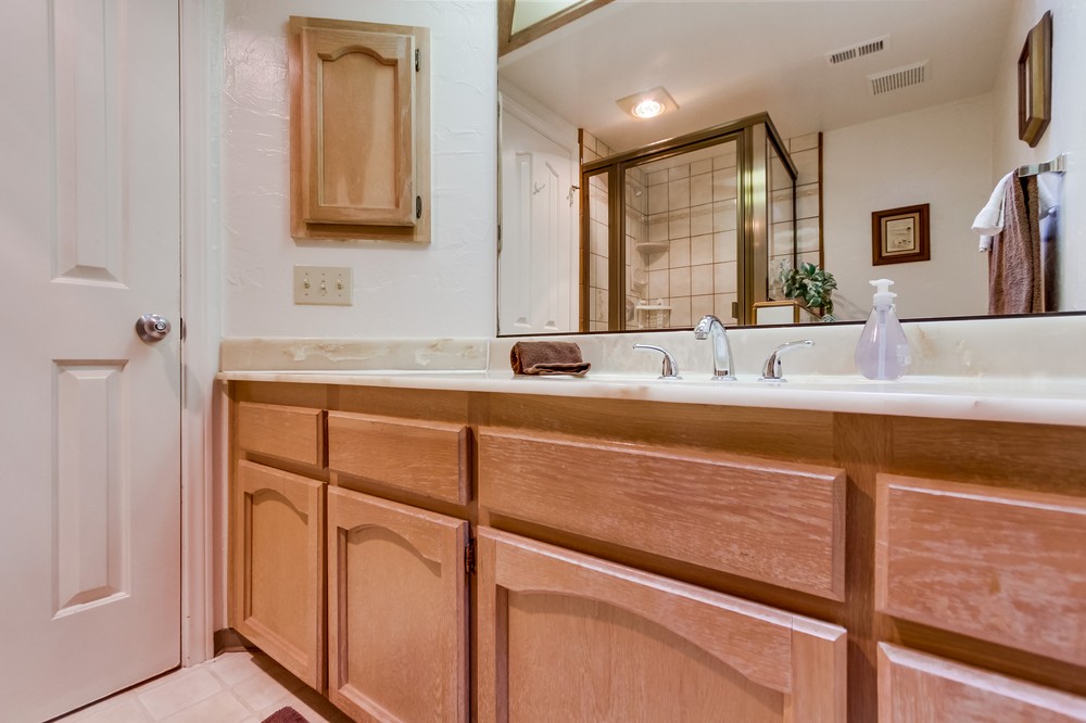 Virtual tour photo 42 of 72 for 735 Santa Clara Place #1