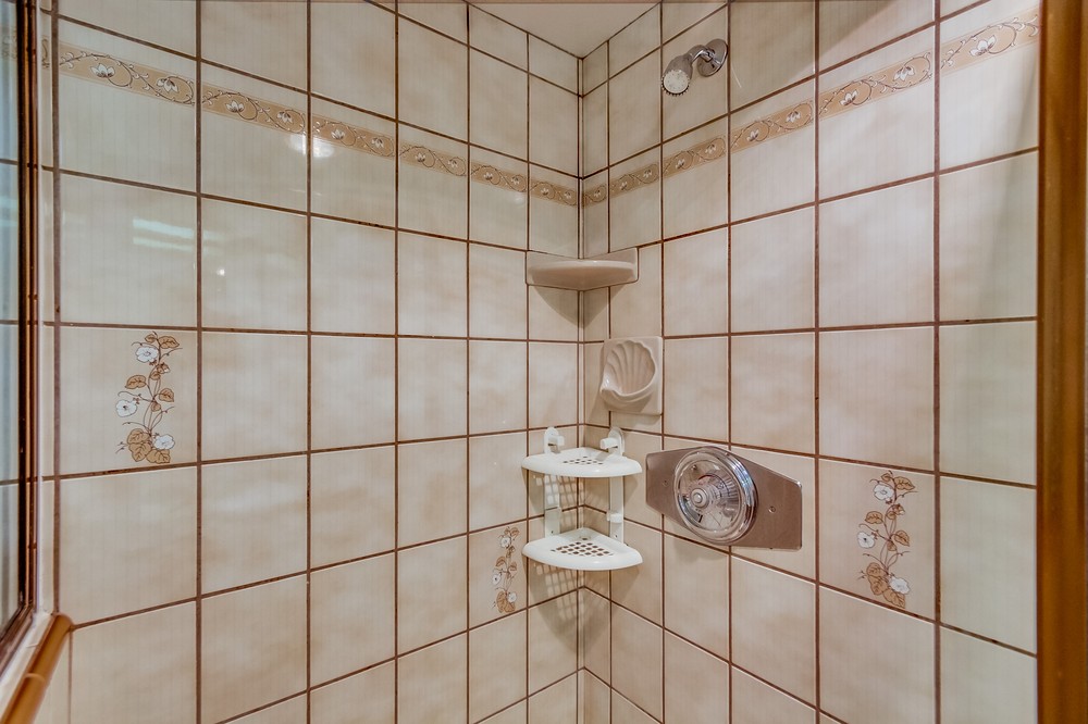 Virtual tour photo 43 of 72 for 735 Santa Clara Place #1
