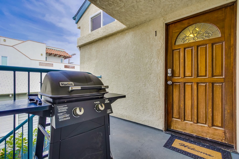 Virtual tour photo 48 of 72 for 735 Santa Clara Place #1