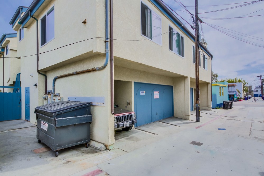Virtual tour photo 54 of 72 for 735 Santa Clara Place #1
