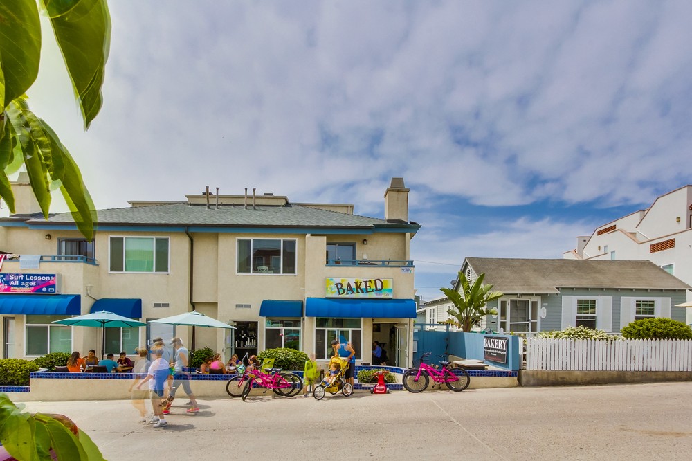 Virtual tour photo 56 of 72 for 735 Santa Clara Place #1