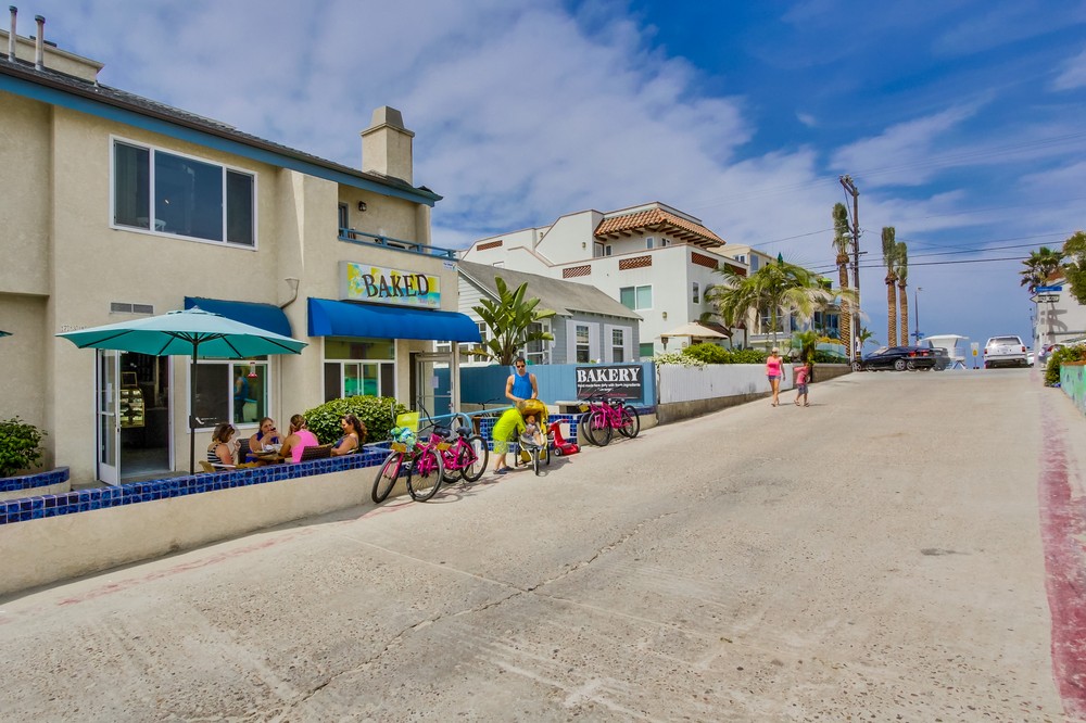 Virtual tour photo 57 of 72 for 735 Santa Clara Place #1