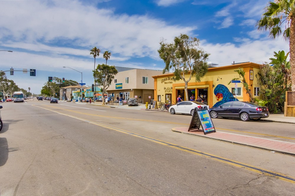 Virtual tour photo 63 of 72 for 735 Santa Clara Place #1