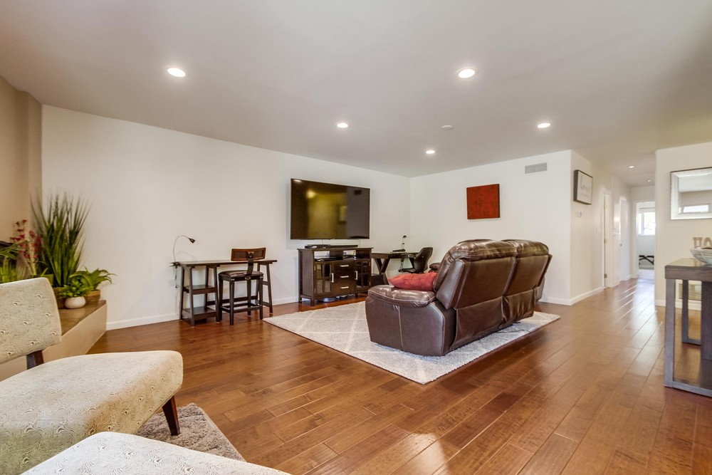 Virtual tour photo 9 of 41 for 7354 Ballinger Ave