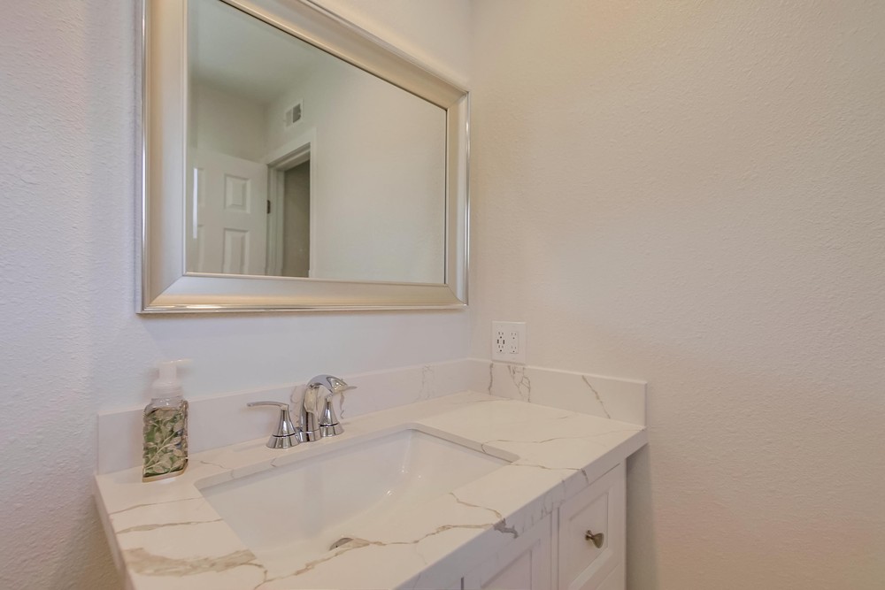 Virtual tour photo 27 of 41 for 7354 Ballinger Ave