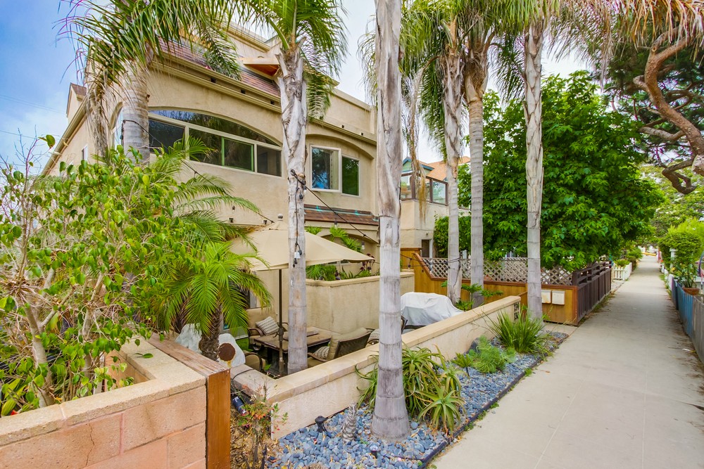 Virtual tour photo 3 of 60 for 736 Island Ct