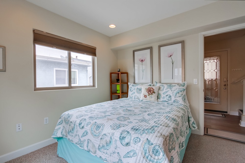 Virtual tour photo 30 of 60 for 736 Island Ct